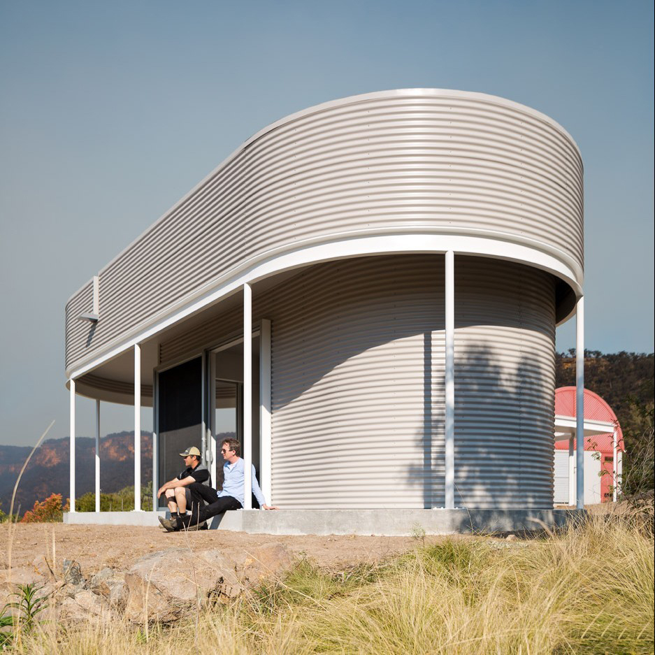 澳大利亚的Barragorang山谷药丸形状的波纹金属小屋