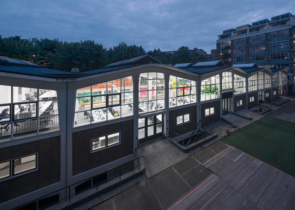 news-changkuhemei-02.jpg 大仓库做办公室,装修的很美 | 设计赏析