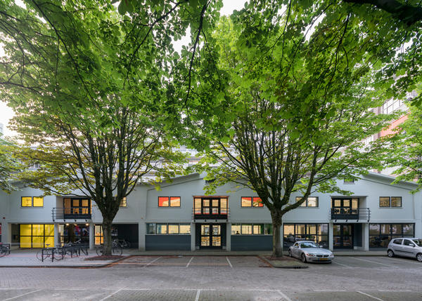 news-changkuhemei-03.jpg 大仓库做办公室,装修的很美 | 设计赏析