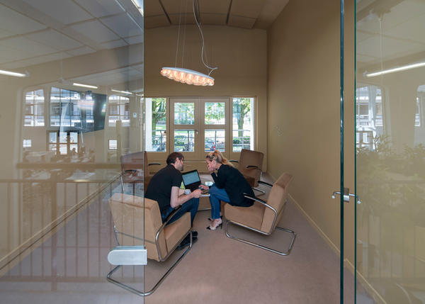 news-changkuhemei-11.jpg 大仓库做办公室,装修的很美 | 设计赏析