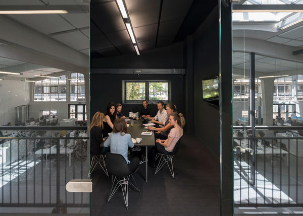 news-changkuhemei-12.jpg 大仓库做办公室,装修的很美 | 设计赏析