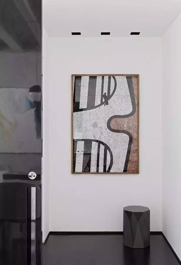 news-gaojihei-02.jpg 这样设计才是真正的高级灰! | 设计赏析