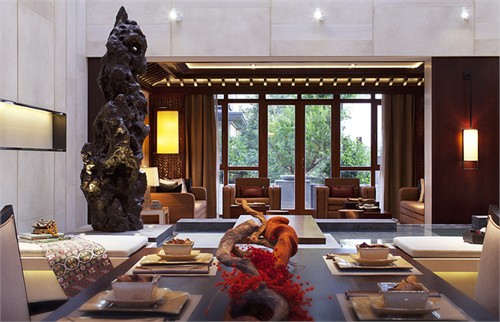 news-jiedandaqi-02.jpg 简单大气别墅样板房 | 设计赏析