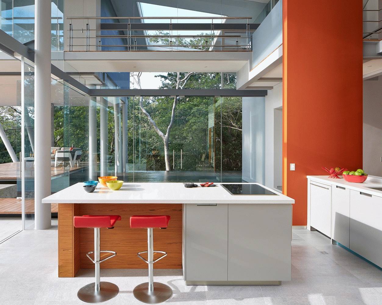 news-mianchaodahai-16.jpg 背靠大山面朝大海的超级别墅 | 设计赏析