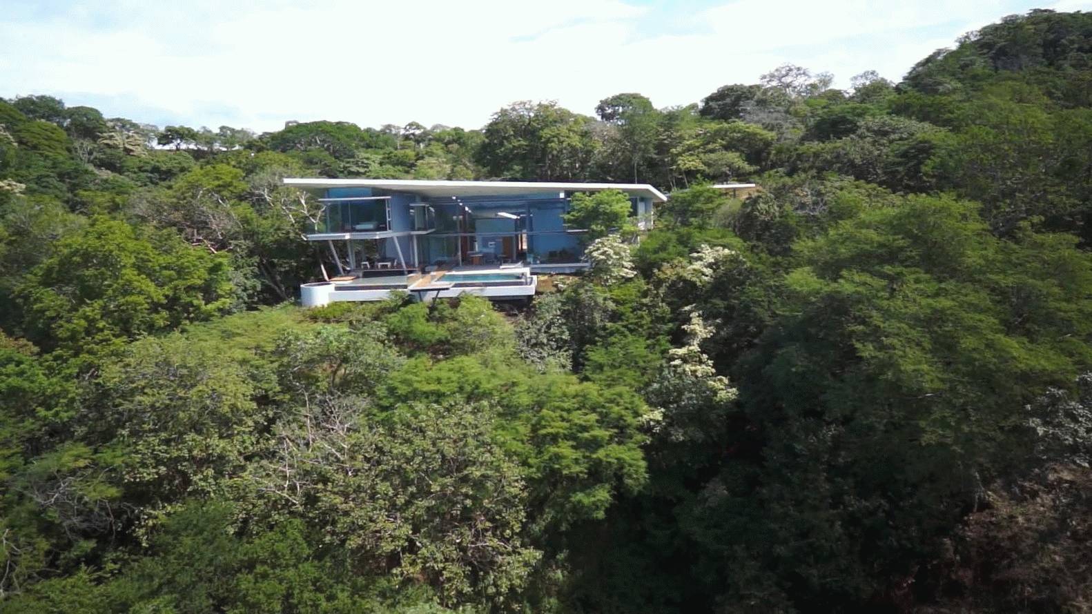 news-mianchaodahai-21.jpg 背靠大山面朝大海的超级别墅 | 设计赏析