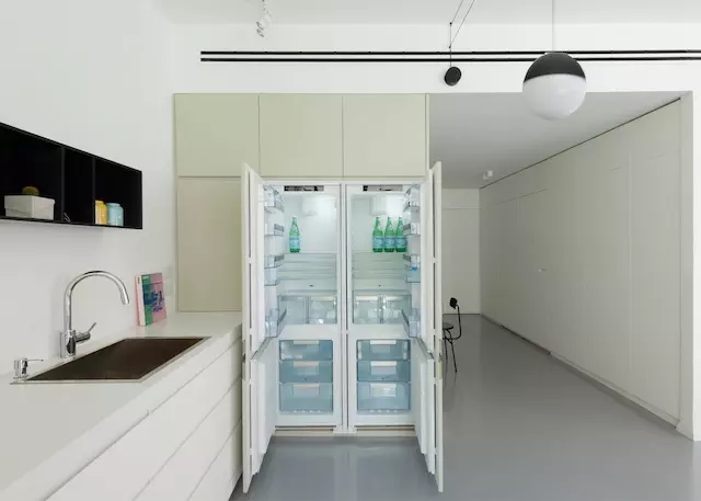 news-qianxidexietiao-12.jpg 纤细的线条和清淡的颜色绝配 | 设计赏析