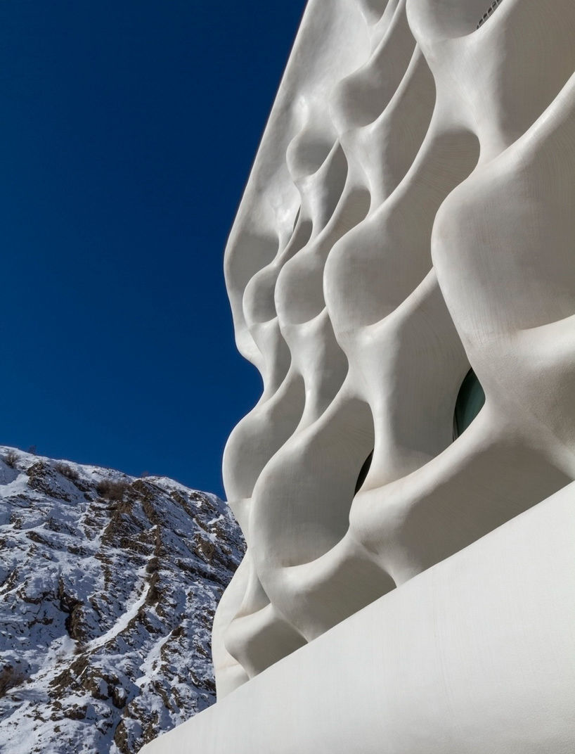 news-shenqijianzhu-02.jpg 没有一处直线的神奇建筑 | 设计赏析