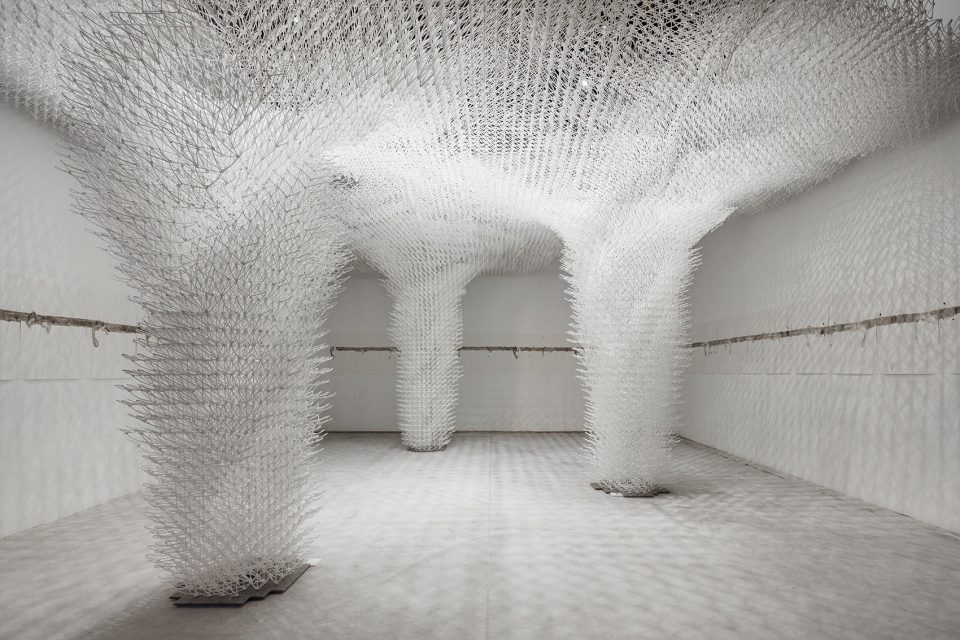 news-yunlang-04.jpg 云廊”用十万多个元件将人与自然界变化的关系跃然纸上 | 设计赏析