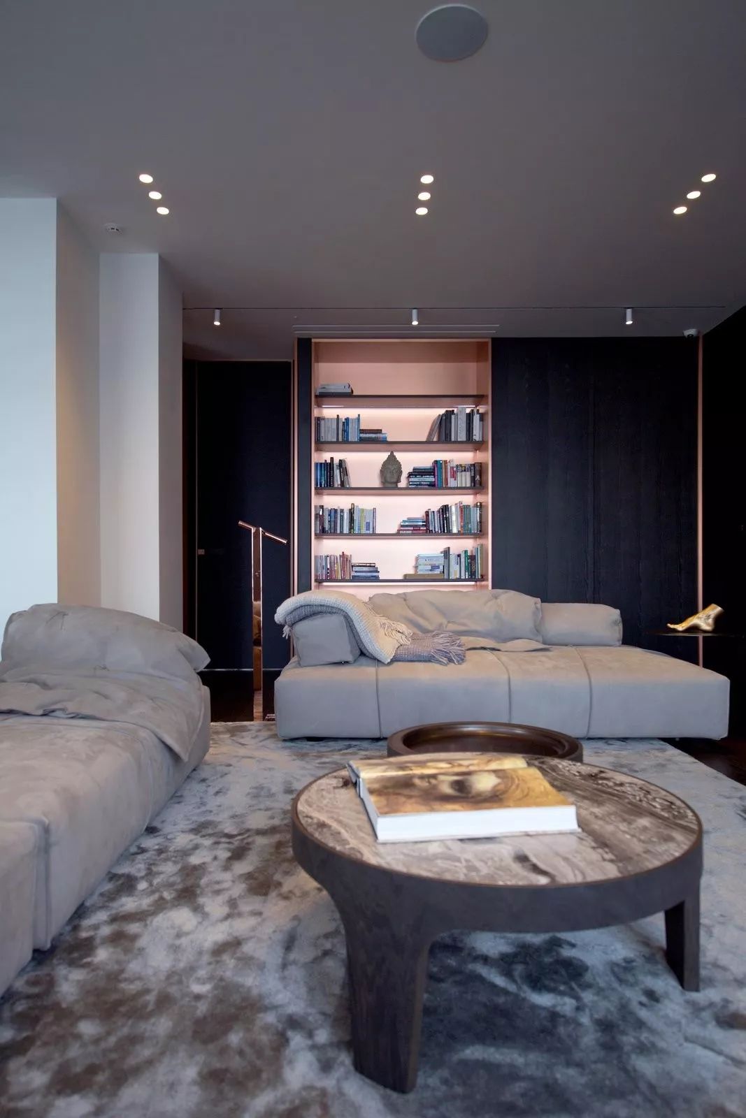 news-gaojihei-02.jpg 风尚高级灰,越品越有味! | 设计赏析