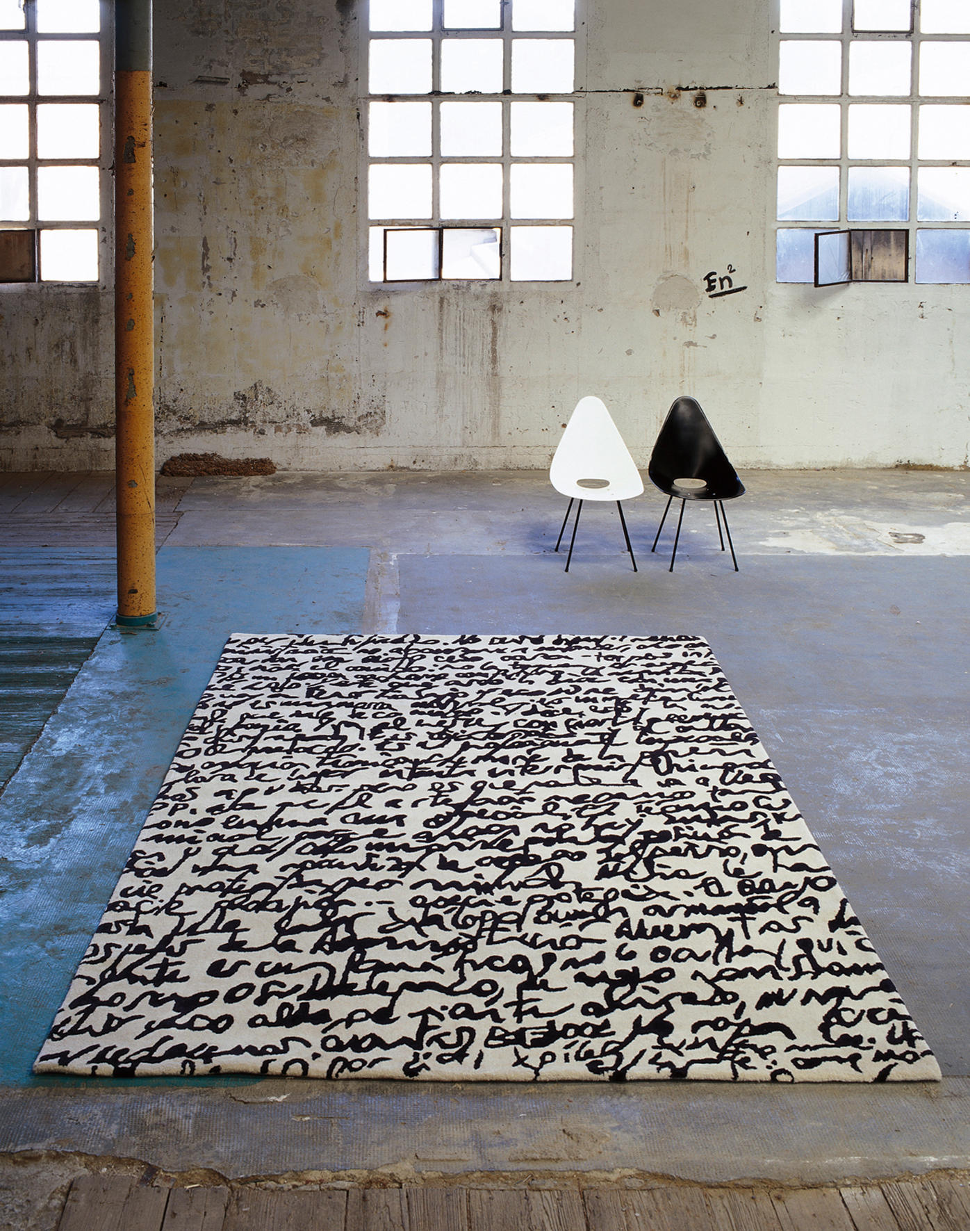 ǽ³˹ Joaquim Ruiz Millet| ڰֳ̺ Black on white Manuscrit rug